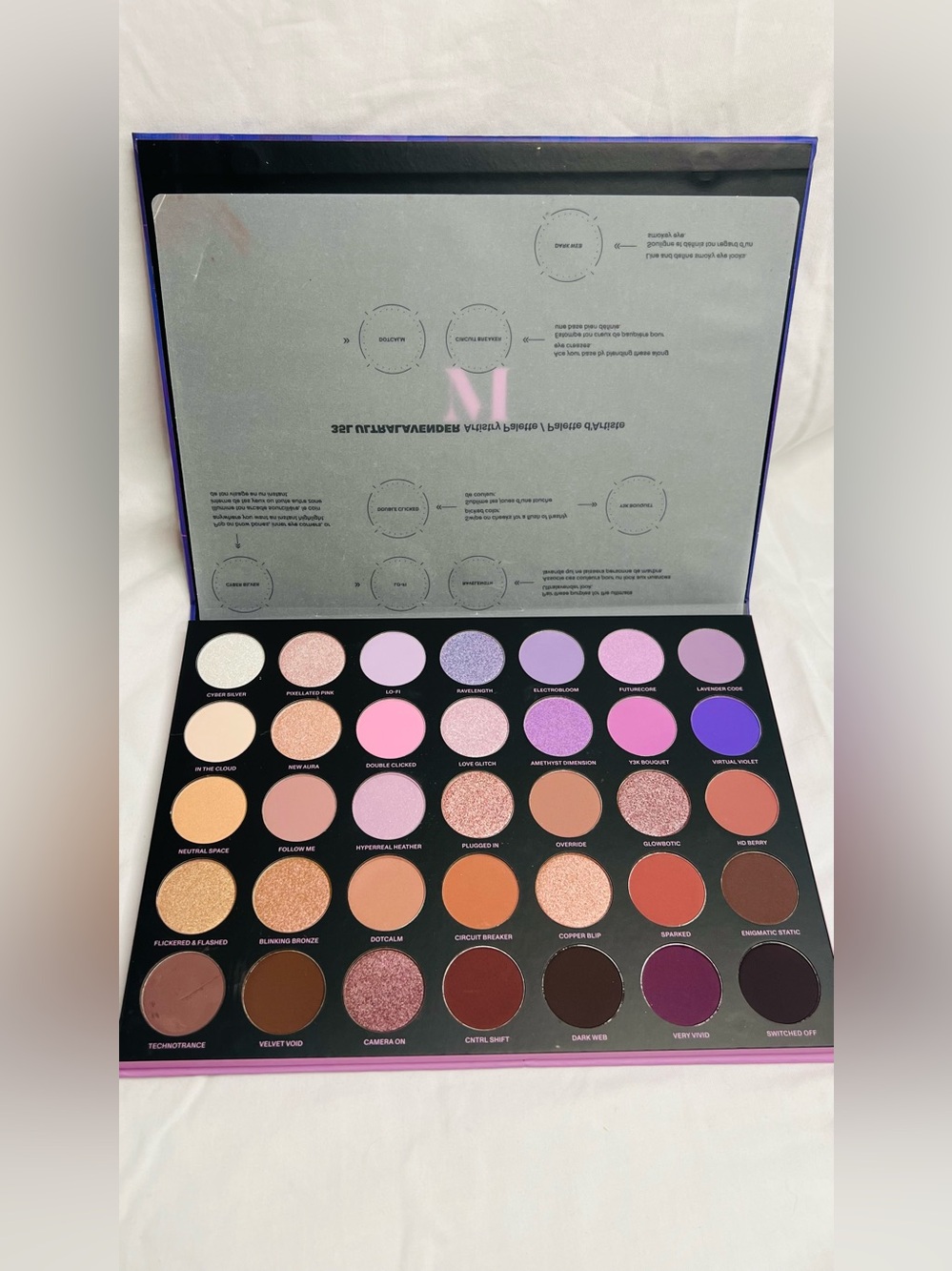 Morphe UltraLavender 35L Eyeshadow Palette - Purple Blue Holographic Design - Picture 2 of 3